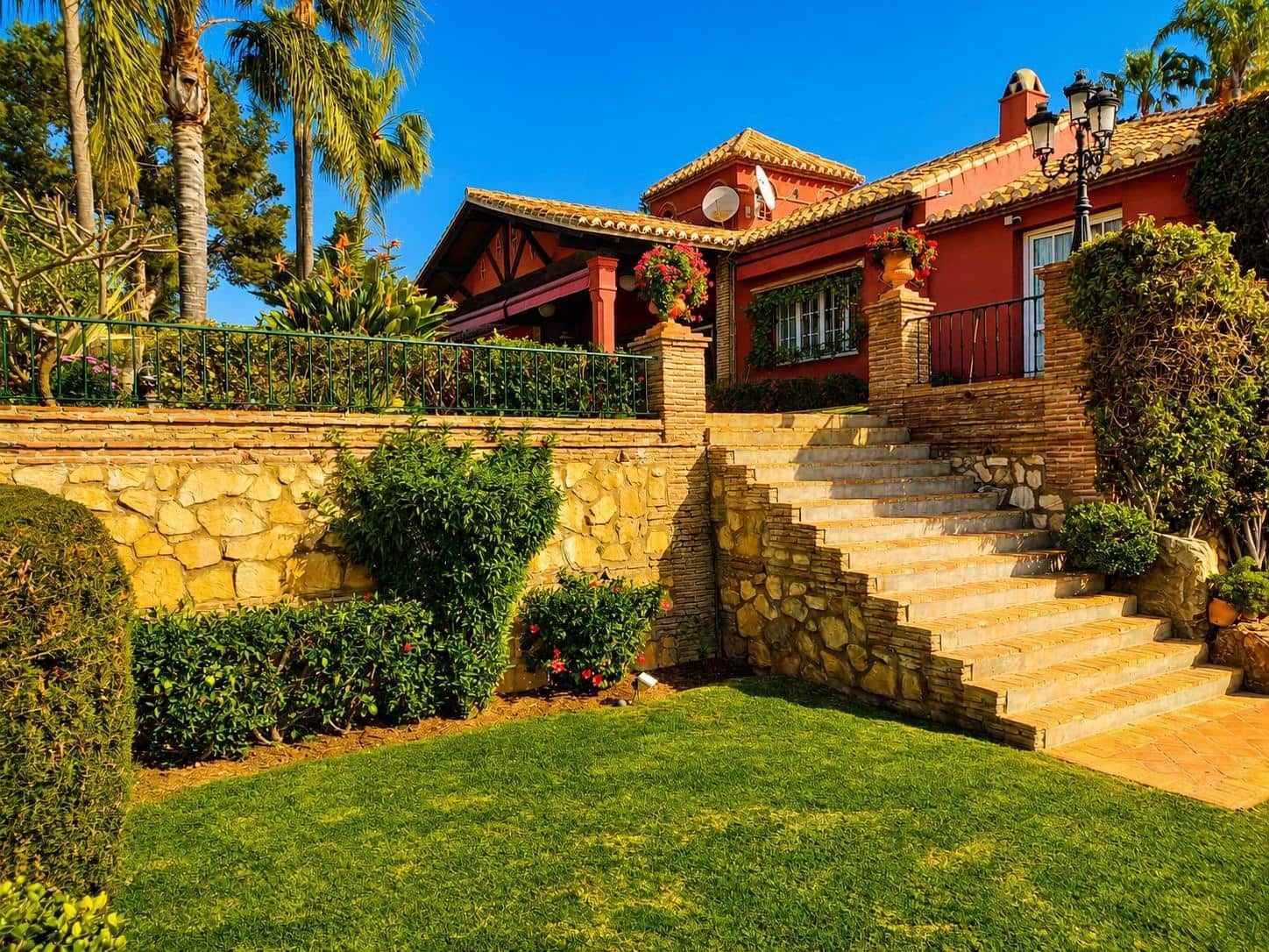 5 bedroom Villa for sale in Torrequebrada with pool garage - € 3,500,000 (Ref: 10019332)