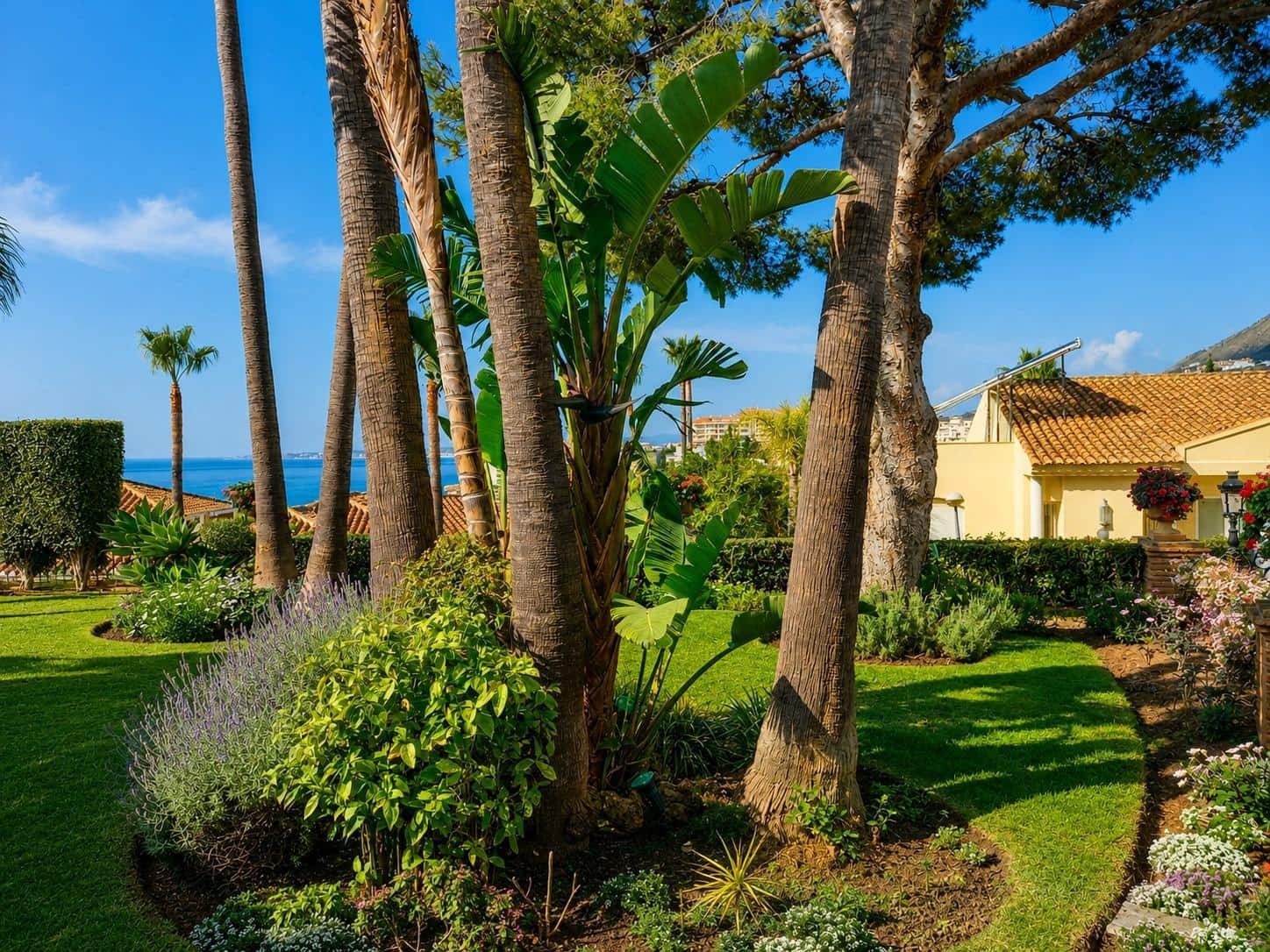 5 bedroom Villa for sale in Torrequebrada with pool garage - € 3,500,000 (Ref: 10019332)