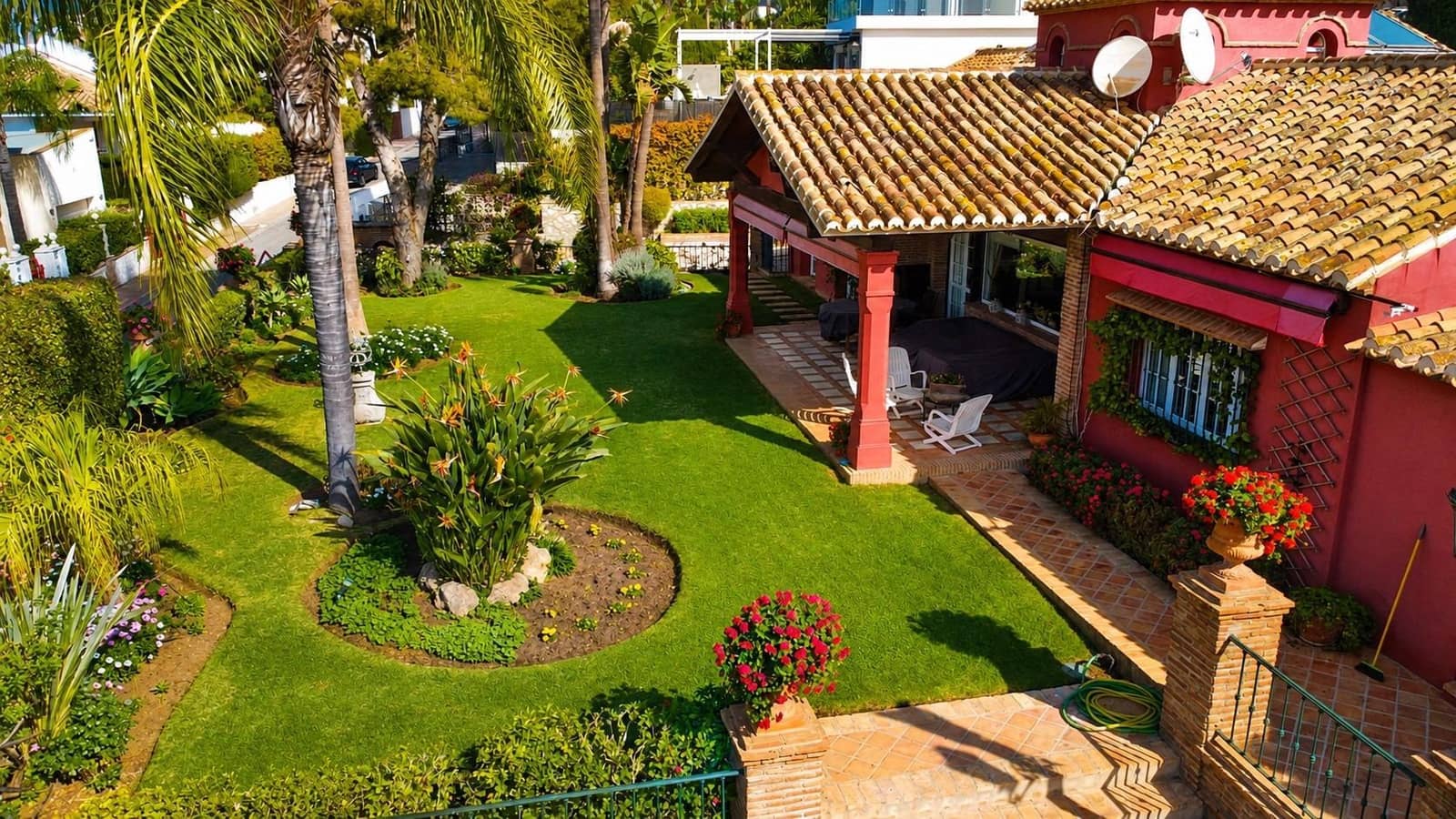 5 bedroom Villa for sale in Torrequebrada with pool garage - € 3,500,000 (Ref: 10019332)
