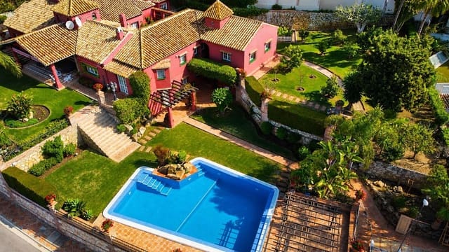 5 bedroom Villa for sale in Torrequebrada, Benalmádena with pool garage - € 3,500,000 (Ref: 10019332)