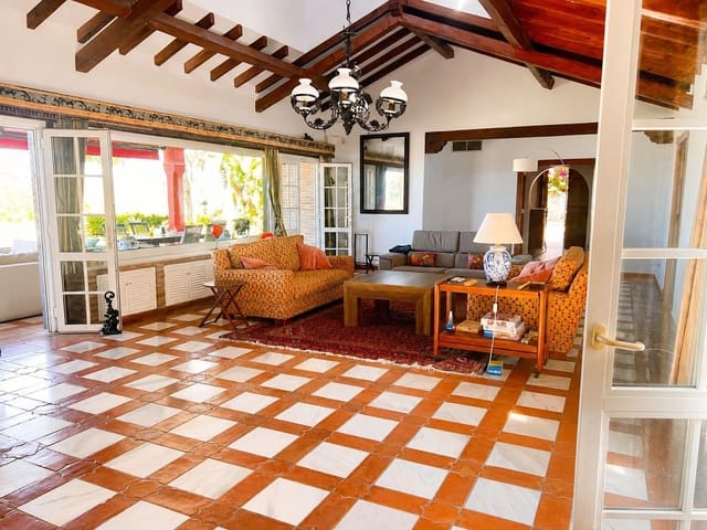 8 Zimmer Villa zu verkaufen in Torrequebrada, Benalmádena mit Pool Garage - 3.500.000 € (Ref: 10019332)