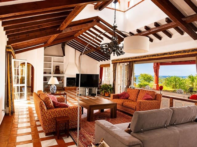 8 Zimmer Villa zu verkaufen in Torrequebrada, Benalmádena mit Pool Garage - 3.500.000 € (Ref: 10019332)
