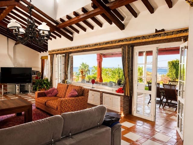 8 Zimmer Villa zu verkaufen in Torrequebrada, Benalmádena mit Pool Garage - 3.500.000 € (Ref: 10019332)