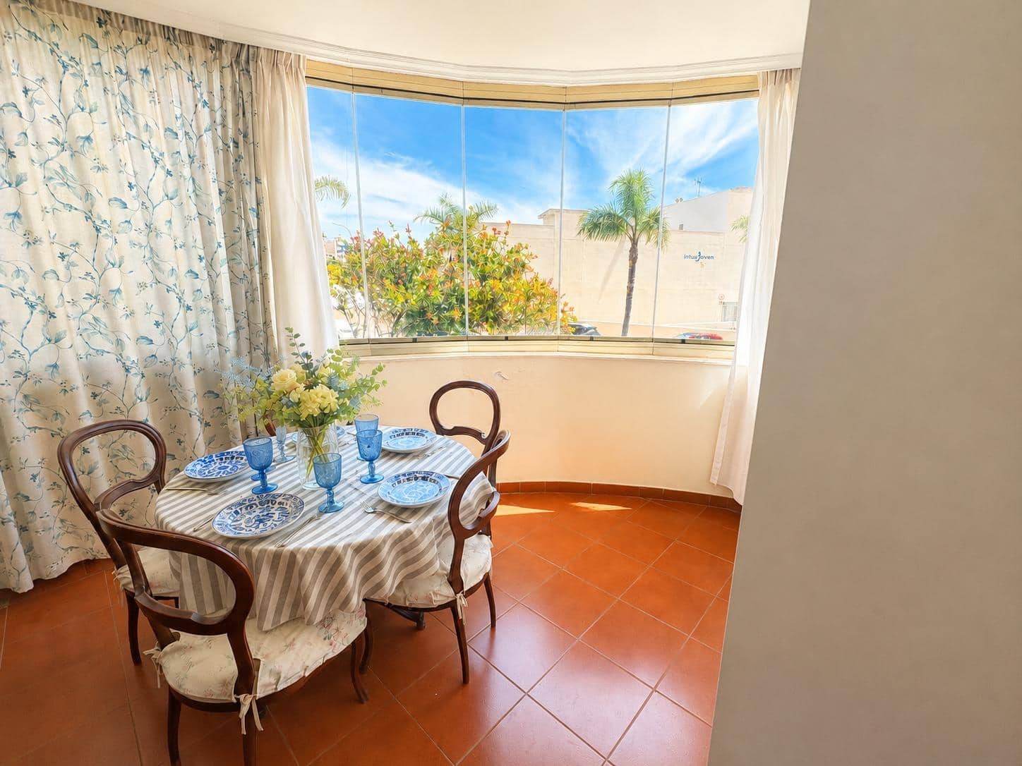 Apartamento de 2 habitaciones en Torremolinos en alquiler con piscina - 1.400 € (Ref: 10027379)