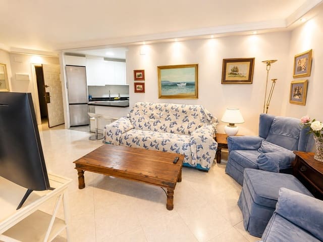 Apartamento de 2 habitaciones en Torremolinos en alquiler con piscina - 1.400 € (Ref: 10027379)