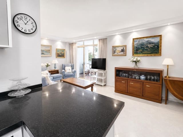 Apartamento de 2 habitaciones en Torremolinos en alquiler con piscina - 1.400 € (Ref: 10027379)
