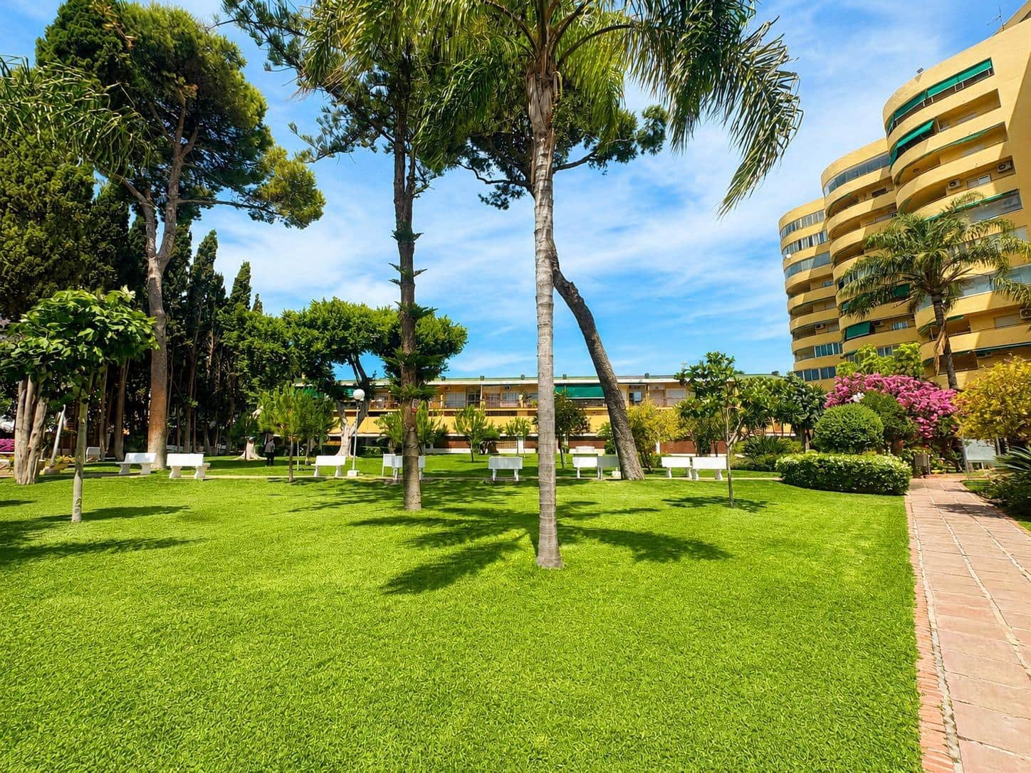 Apartamento de 2 habitaciones en Torremolinos en alquiler con piscina - 1.400 € (Ref: 10027379)