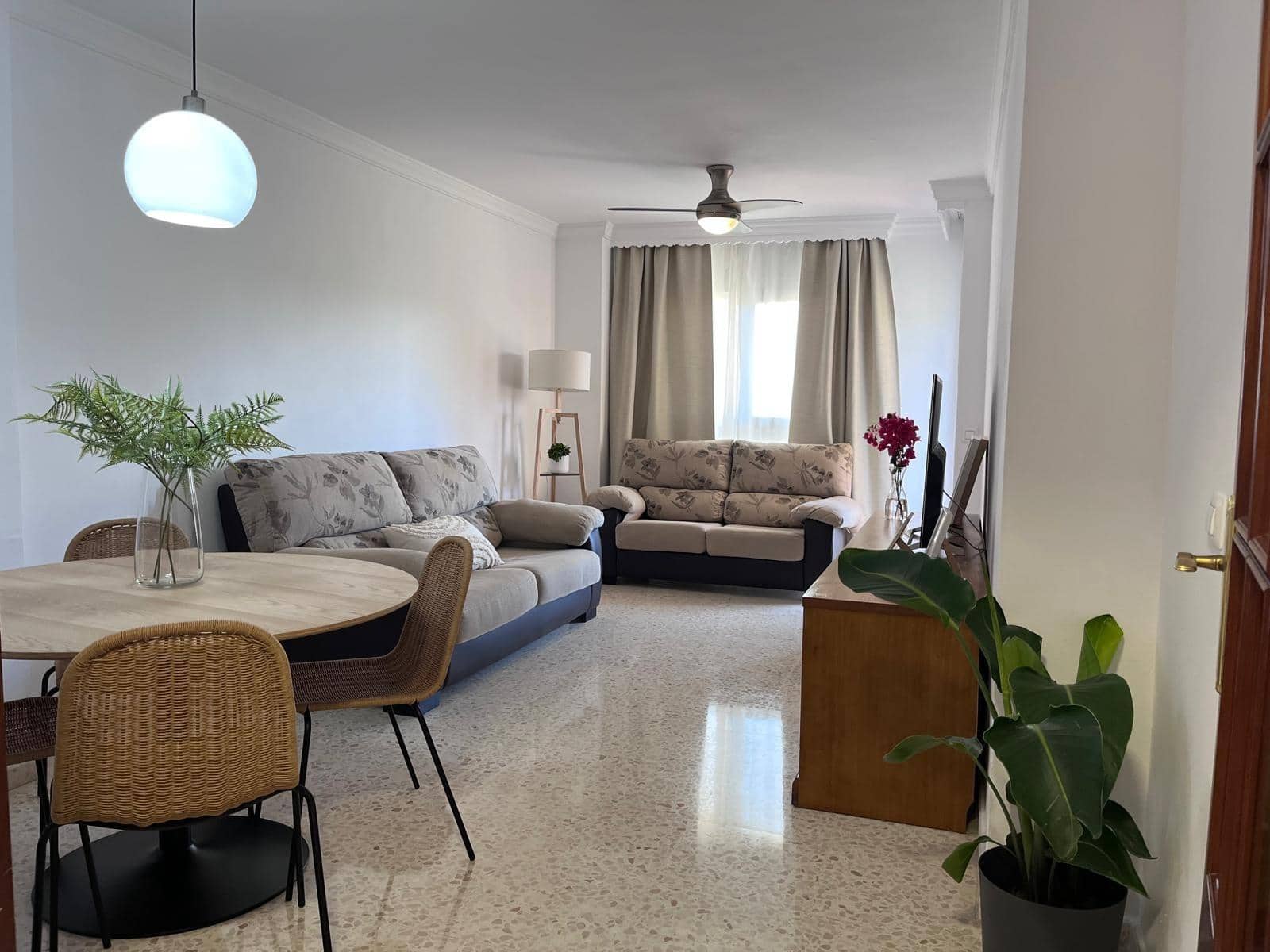 3 Zimmer Apartment zu vermieten in Malaga Stadt mit Pool Garage - 1.600 € (Ref: 10055362)