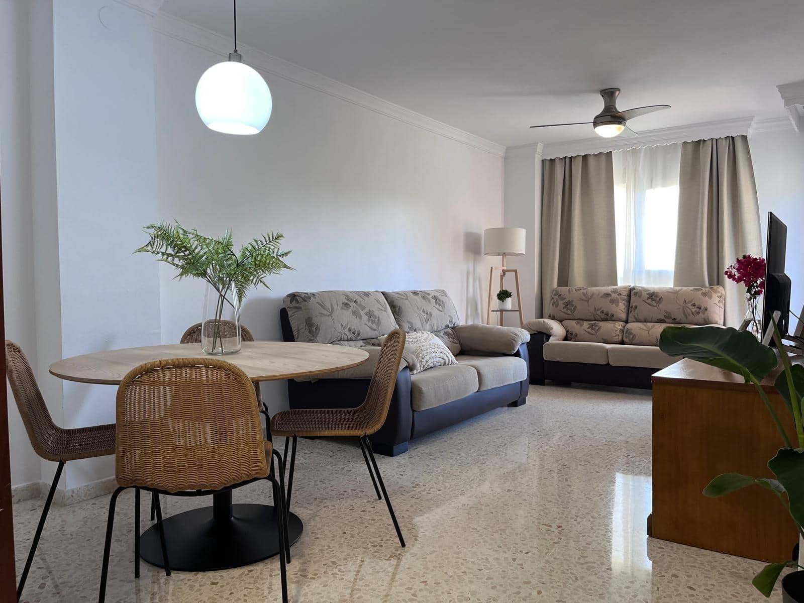 3 Zimmer Apartment zu vermieten in Malaga Stadt mit Pool Garage - 1.600 € (Ref: 10055362)