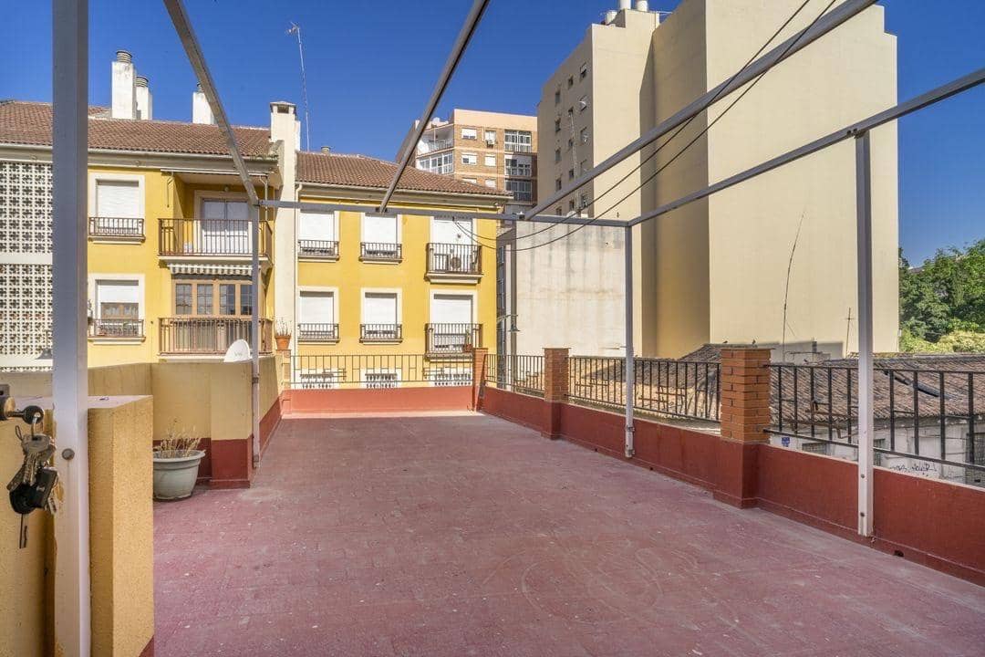 5 soveværelse Lejlighed til salg i Malaga by - € 670.000 (Ref: 10062065)