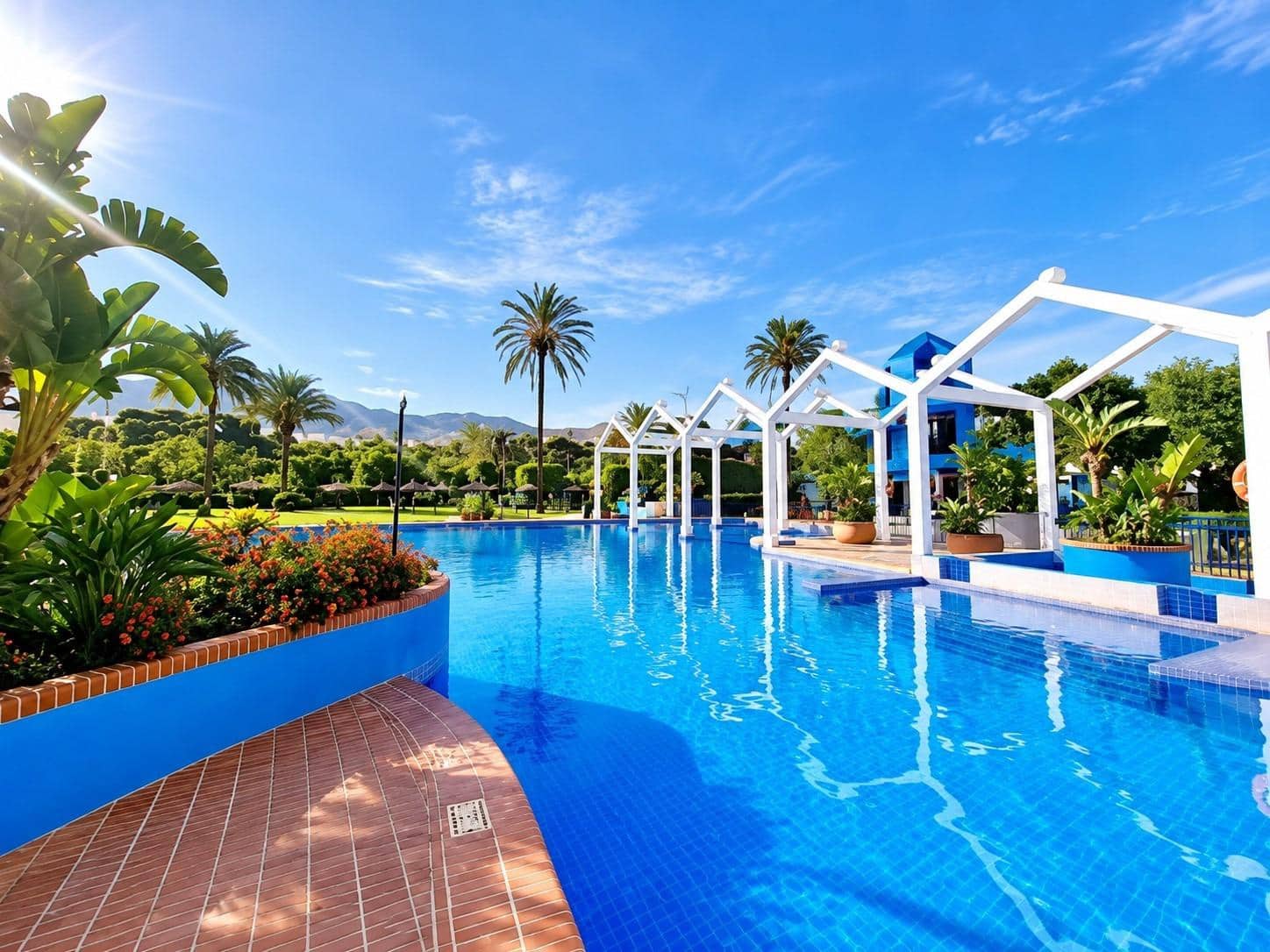 1 bedroom Apartment for sale in Benalmadena with pool - € 290,000 (Ref: 10068000)
