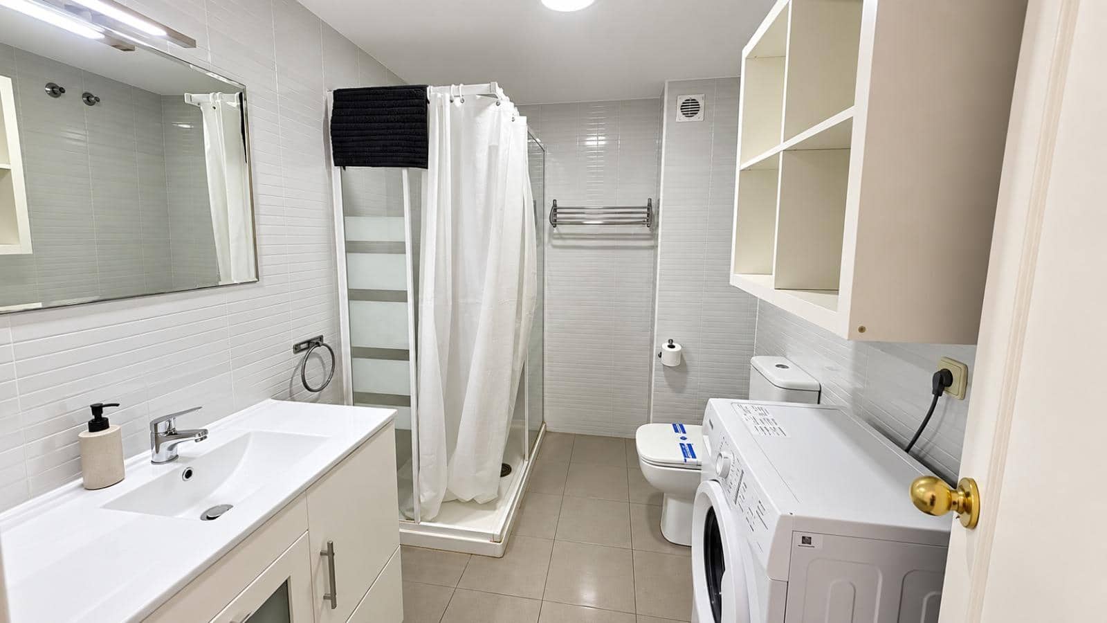 1 bedroom Apartment for sale in Benalmadena with pool - € 290,000 (Ref: 10068000)