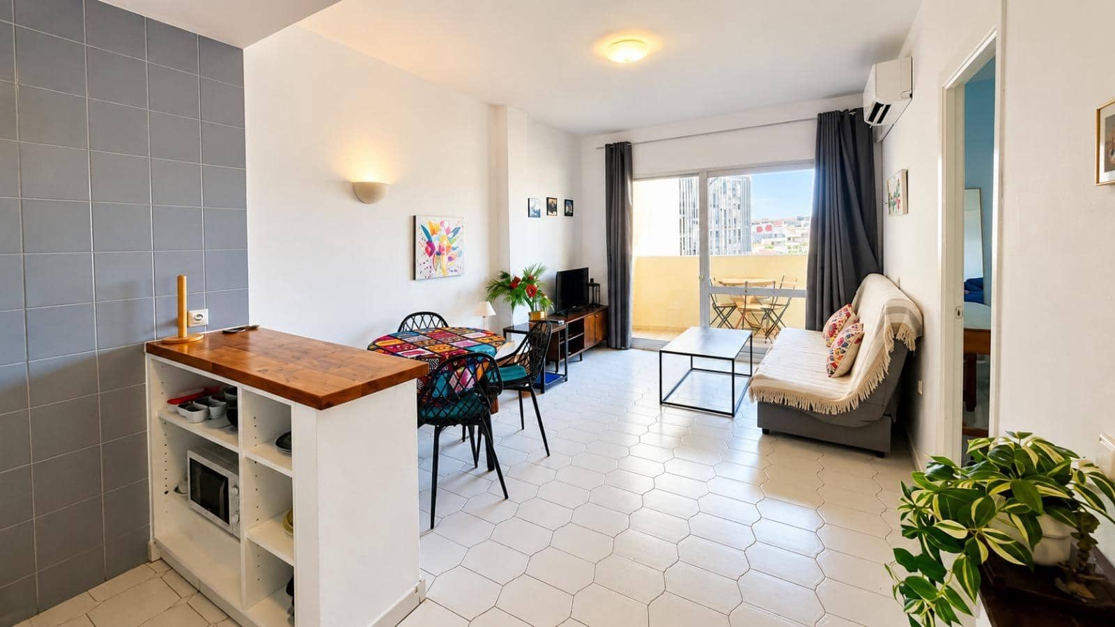 1 bedroom Apartment for sale in Benalmadena with pool - € 290,000 (Ref: 10068000)