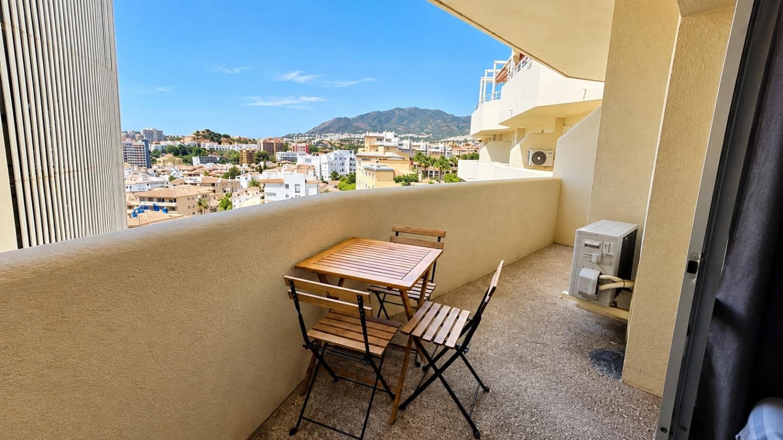 1 bedroom Apartment for sale in Benalmadena with pool - € 290,000 (Ref: 10068000)