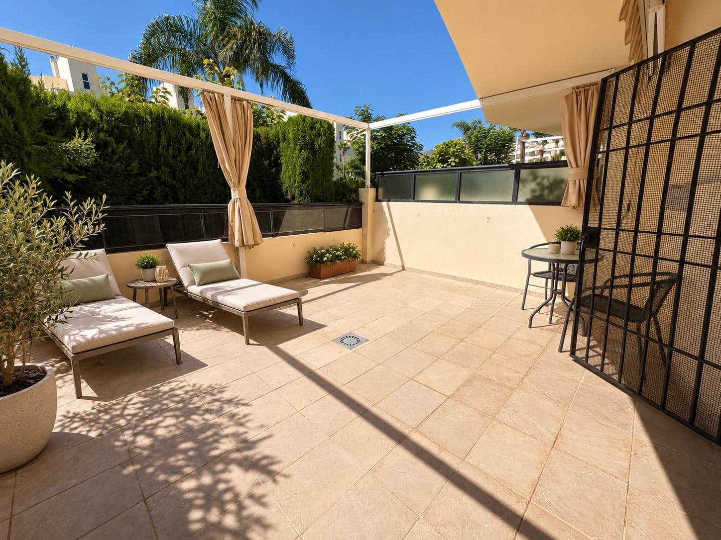 2 sovrum Lägenhet till salu i Torremolinos med pool garage - 399 000 € (Ref: 10078436)
