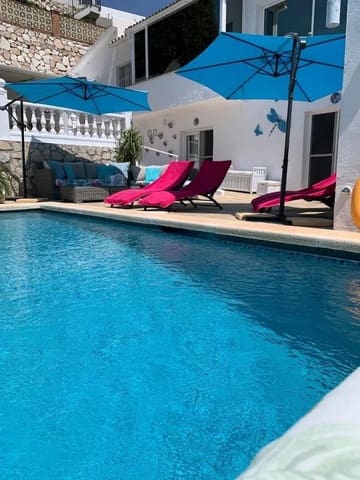 4 soveværelse Villa til salg i Benalmádena med swimmingpool garage - € 859.500 (Ref: 10100245)