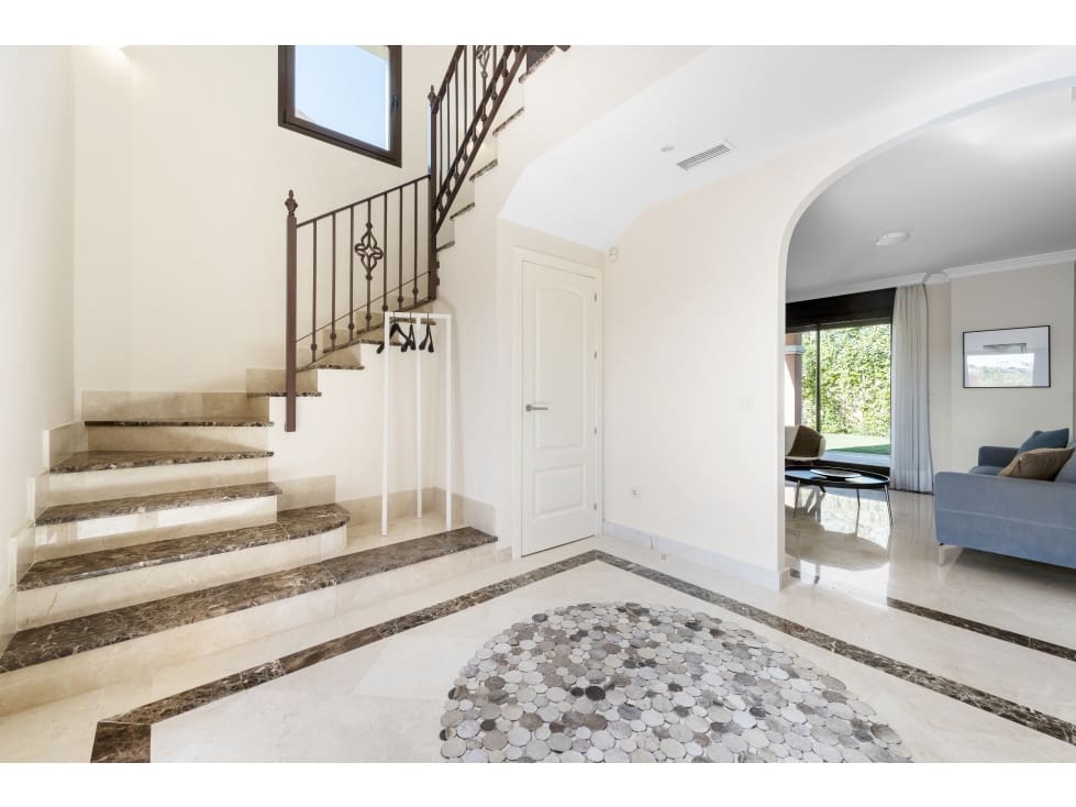 3 sypialnia Willa na sprzedaż w Estepona - 756 412 € (Ref: 7037571)