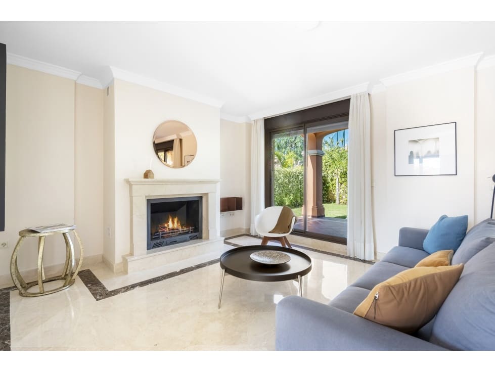 3 sypialnia Willa na sprzedaż w Estepona - 756 412 € (Ref: 7037571)