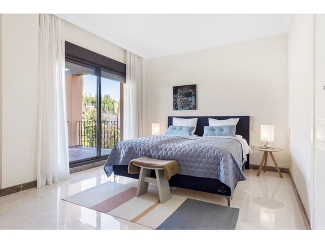 3 sypialnia Willa na sprzedaż w Estepona - 756 412 € (Ref: 7037571)