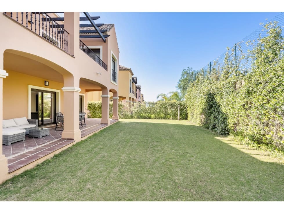 3 sypialnia Willa na sprzedaż w Estepona - 756 412 € (Ref: 7037571)