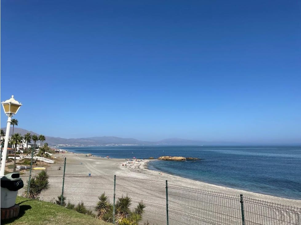 2 soveværelse Rækkehus til salg i Manilva med swimmingpool - € 265.000 (Ref: 7730052)