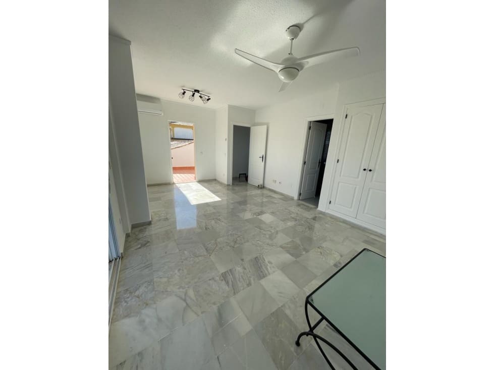 4 soveværelse Rækkehus til salg i Manilva med swimmingpool - € 394.990 (Ref: 7798973)