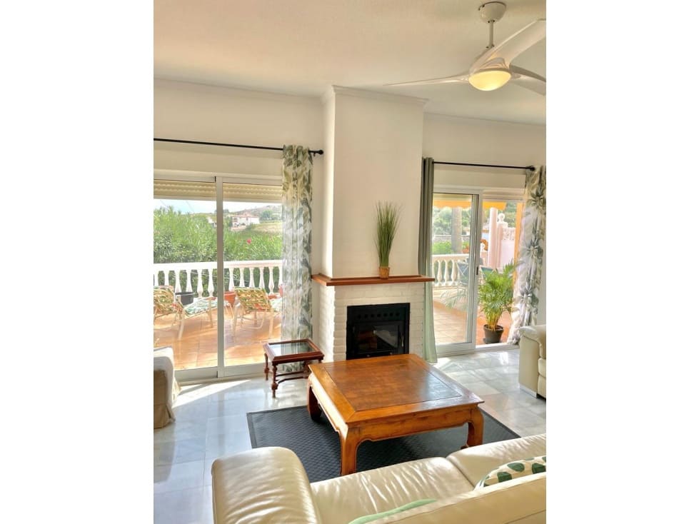 4 soveværelse Rækkehus til salg i Manilva med swimmingpool - € 394.990 (Ref: 7798973)