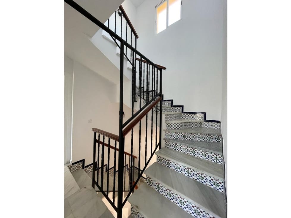 4 soveværelse Rækkehus til salg i Manilva med swimmingpool - € 394.990 (Ref: 7798973)