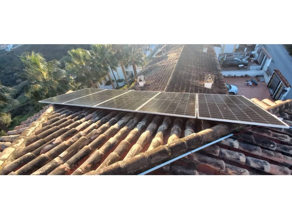 4 soveværelse Rækkehus til salg i Manilva med swimmingpool - € 394.990 (Ref: 7798973)