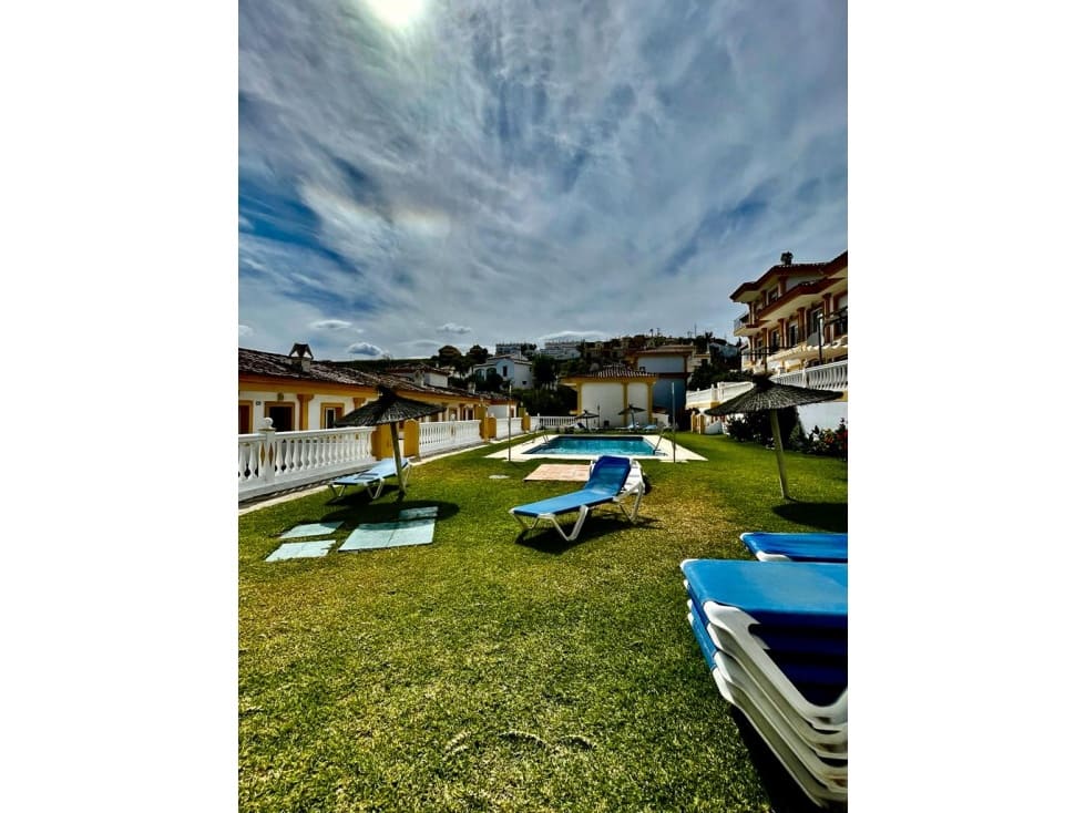 4 soveværelse Rækkehus til salg i Manilva med swimmingpool - € 394.990 (Ref: 7798973)