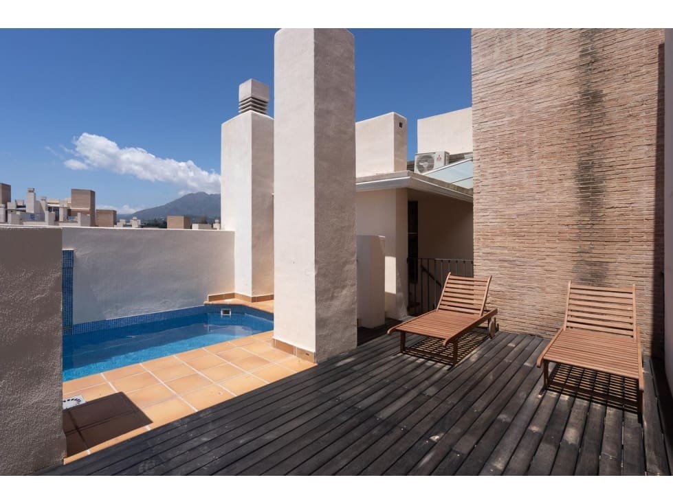 2 soveværelse Penthouse til salg i Estepona med swimmingpool - € 630.000 (Ref: 8829272)