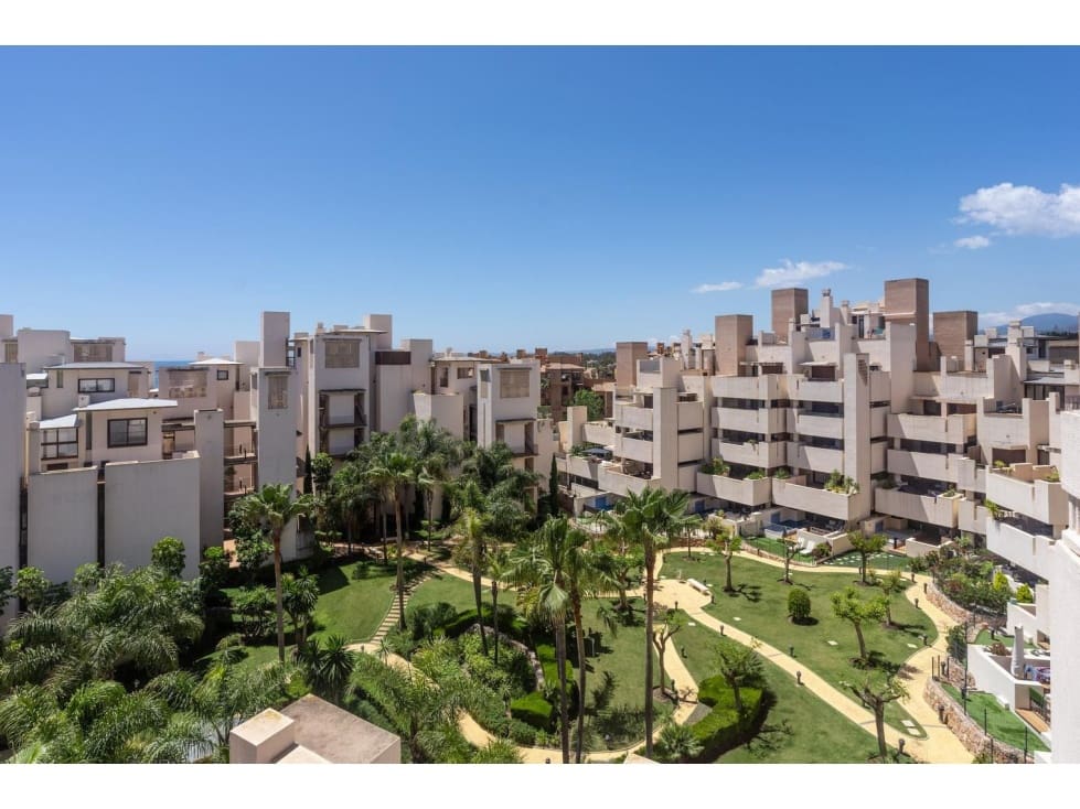 2 soveværelse Penthouse til salg i Estepona med swimmingpool - € 630.000 (Ref: 8829272)