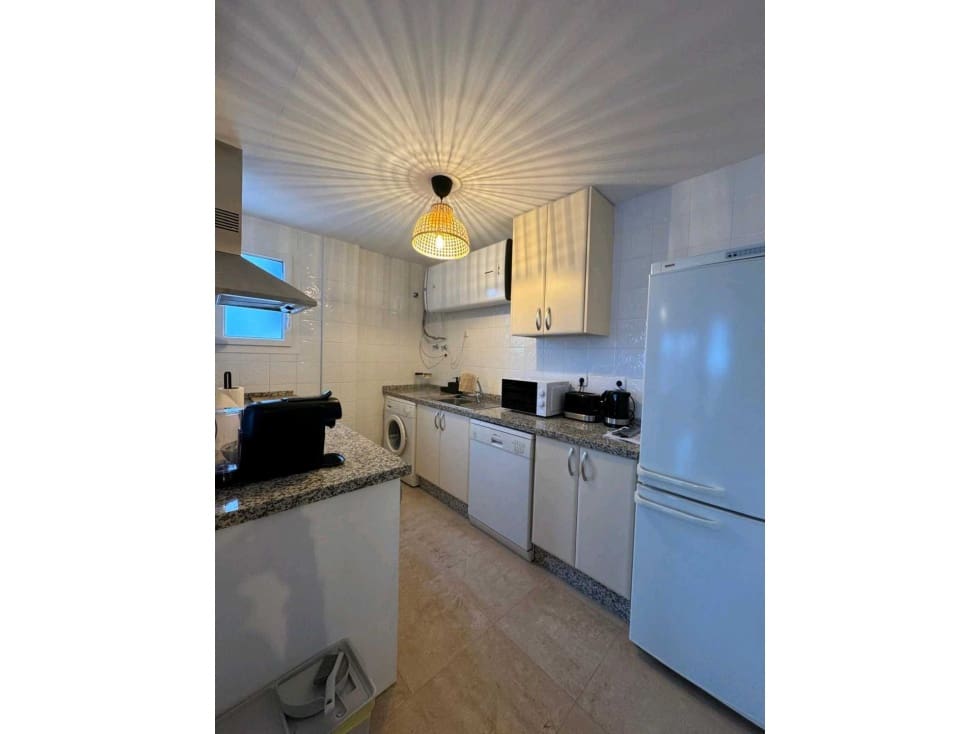 2 soverom Leilighet til salgs i Manilva med svømmebasseng - € 208 990 (Ref: 9074864)