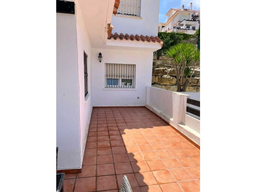 2 makuuhuone Huoneisto myytävänä paikassa Manilva mukana uima-altaan - 264 990 € (Ref: 9110061)