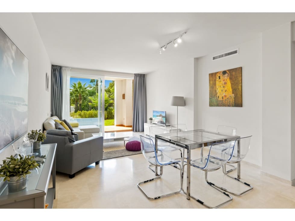 2 soveværelse Lejlighed til salg i Estepona med swimmingpool - € 390.000 (Ref: 9393994)