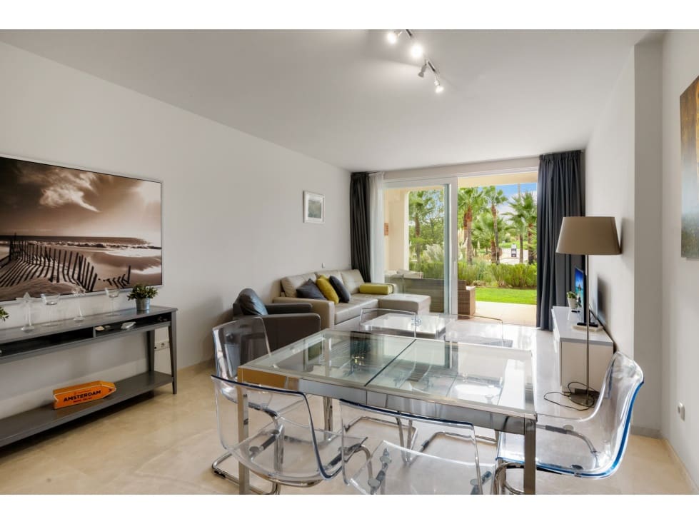 2 soveværelse Lejlighed til salg i Estepona med swimmingpool - € 390.000 (Ref: 9393994)