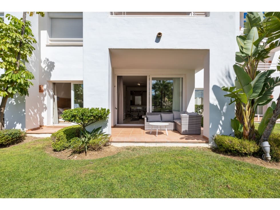 2 soveværelse Lejlighed til salg i Estepona med swimmingpool - € 390.000 (Ref: 9393994)