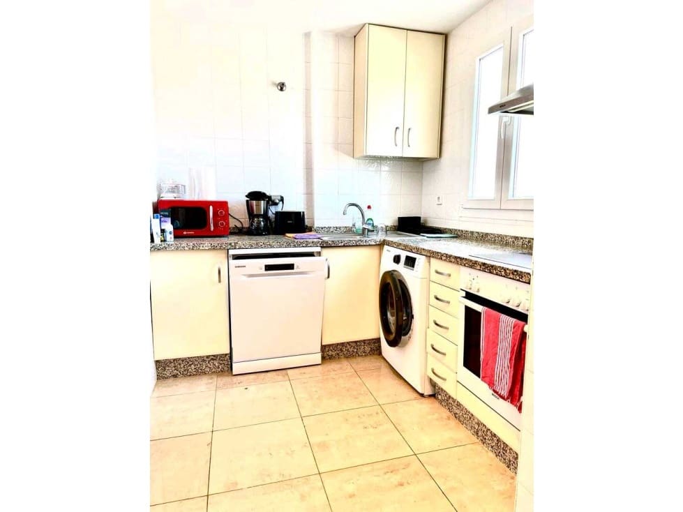 3 soveværelse Lejlighed til leje i Manilva - € 1.400 (Ref: 9437529)