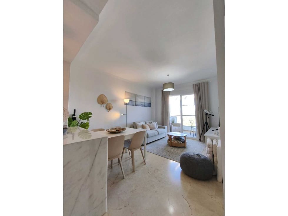 2 soveværelse Penthouse til salg i Manilva med swimmingpool - € 244.990 (Ref: 9541739)