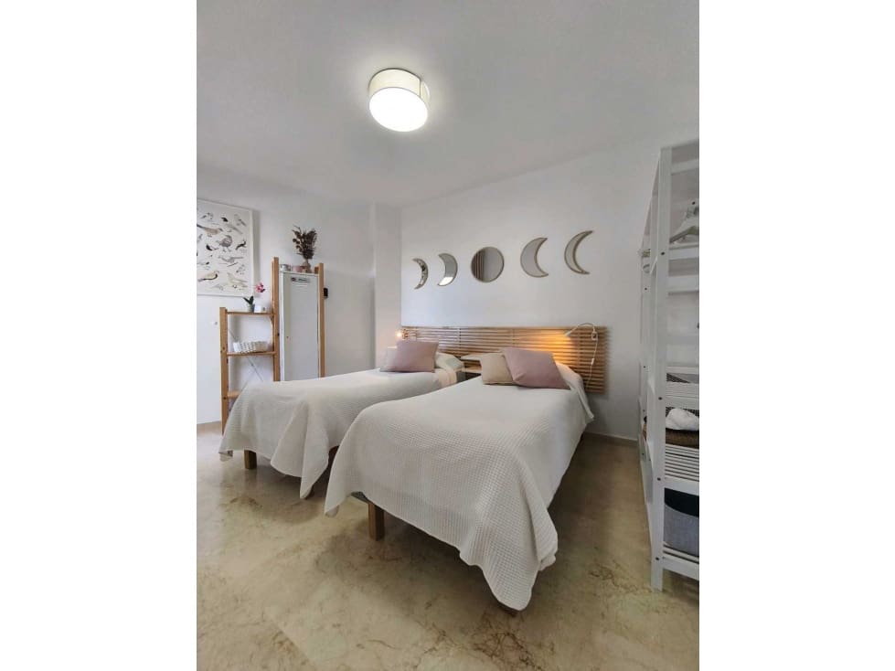 2 soveværelse Penthouse til salg i Manilva med swimmingpool - € 244.990 (Ref: 9541739)