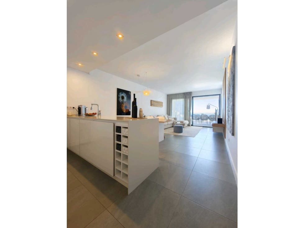 2 soverom Leilighet til salgs i Manilva med svømmebasseng - € 559 990 (Ref: 9777662)