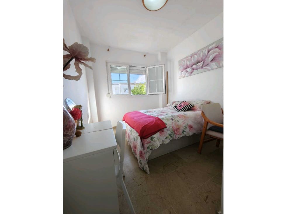 2 bedroom Apartment for sale in Manilva with pool - € 295,000 (Ref: 9819633)