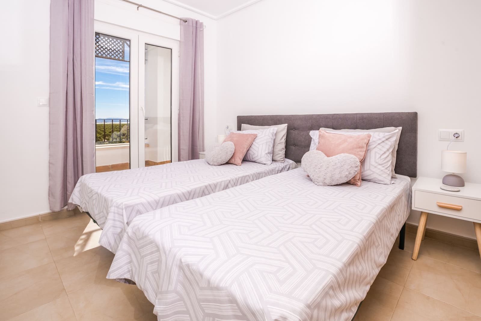 2 soveværelse Lejlighed til salg i La Torre Golf Resort med swimmingpool - € 5.000 (Ref: 7002451)