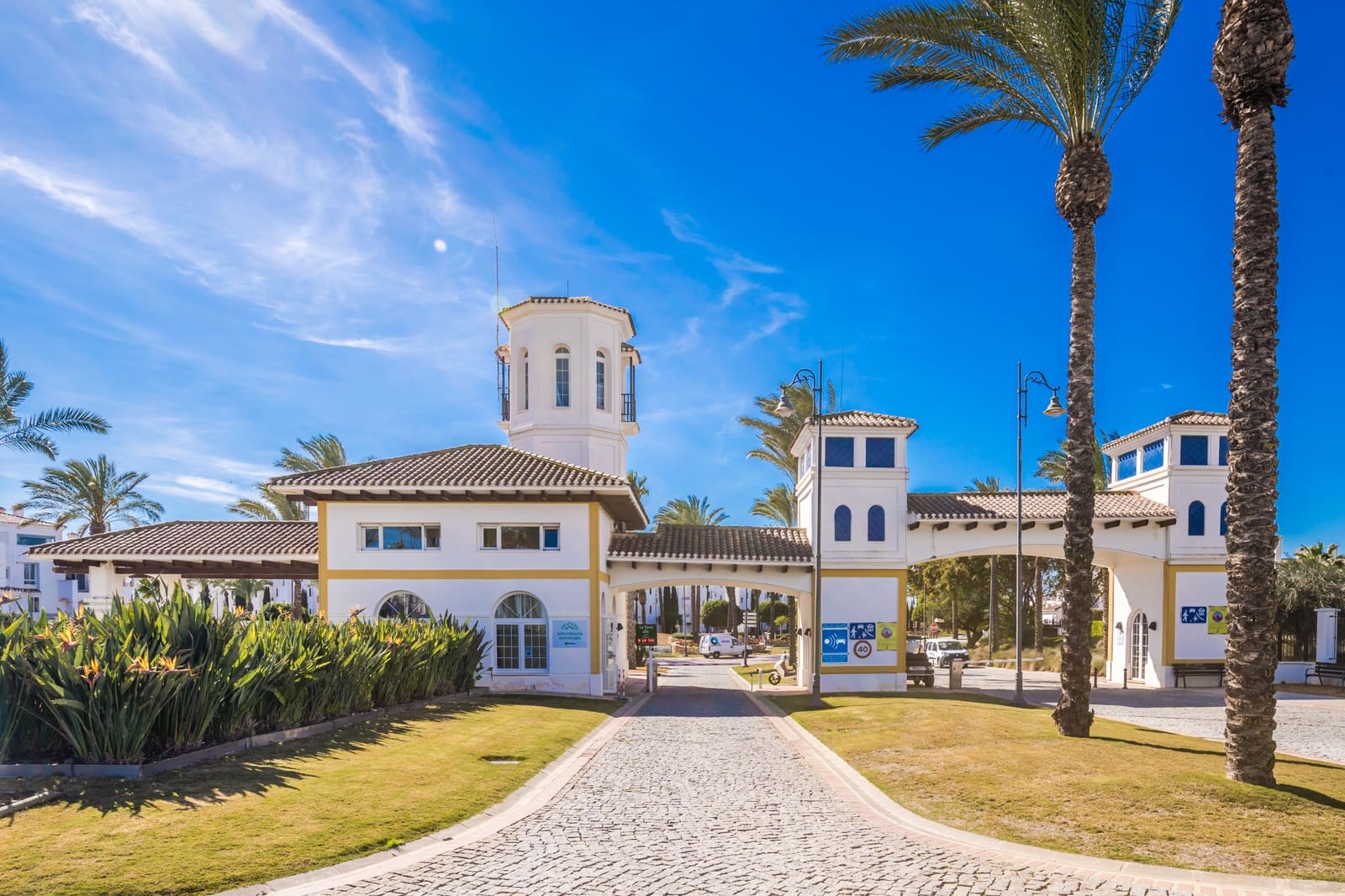 2 soveværelse Lejlighed til salg i La Torre Golf Resort med swimmingpool - € 5.000 (Ref: 7002451)