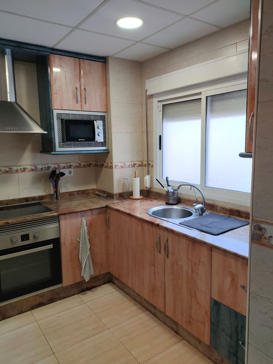 3 bedroom Flat for rent in Aguilas - € 600 (Ref: 9478665)