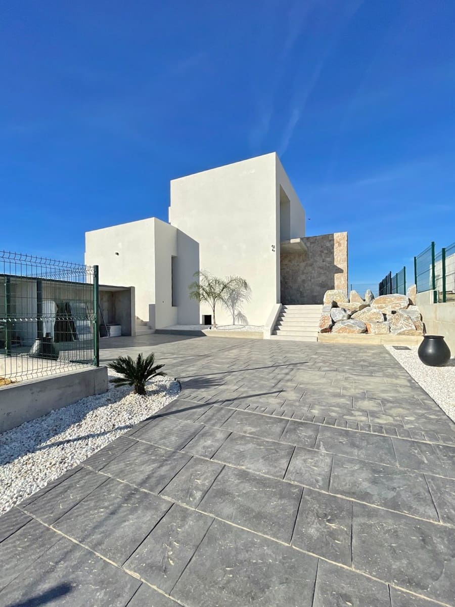 Chalet de 3 habitaciones en Vera en venta con piscina garaje - 707.700 € (Ref: 8623457)