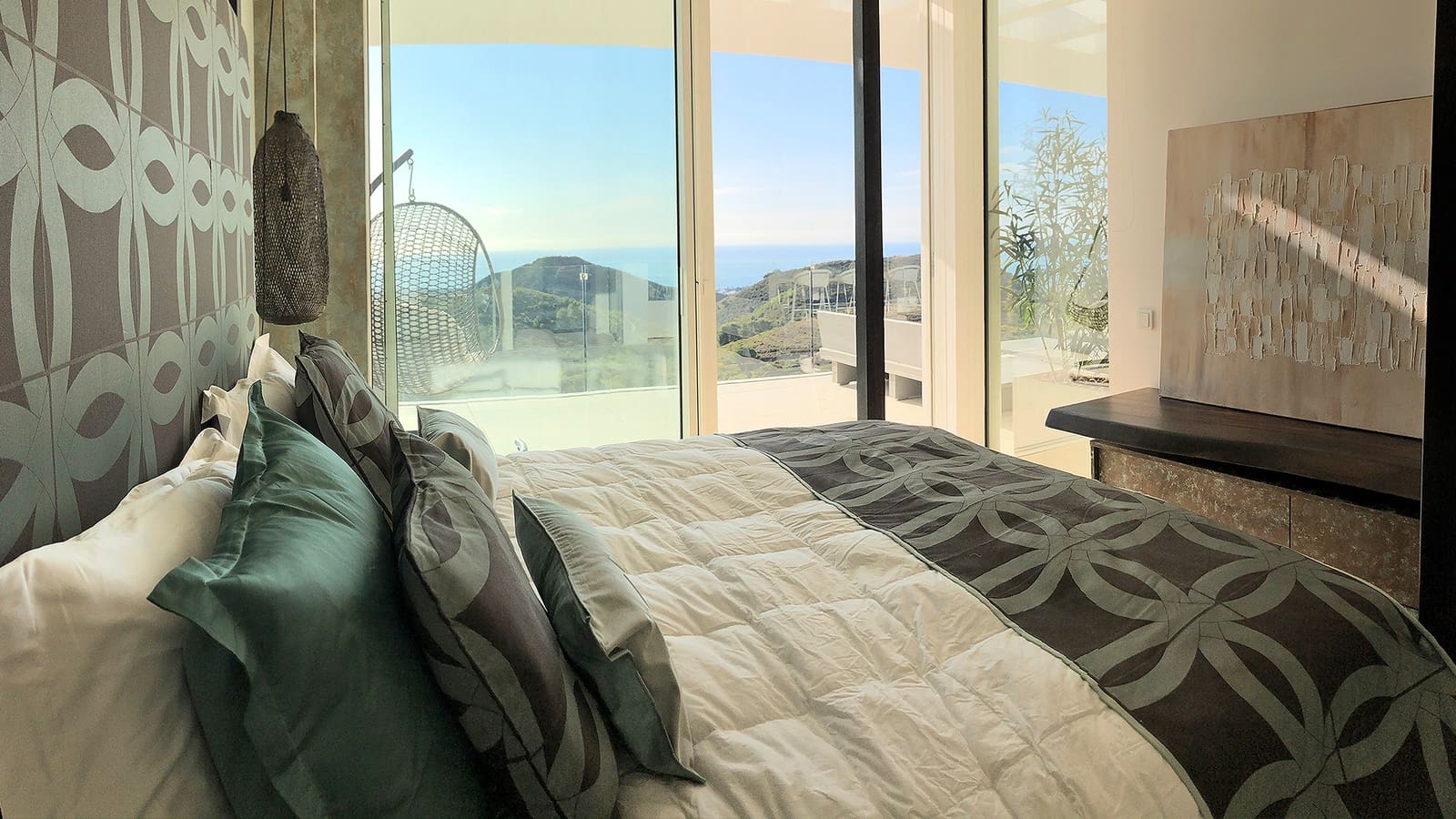 2 bedroom Apartment for rent in Ojen with pool garage - € 3,800 (Ref: 8807355)