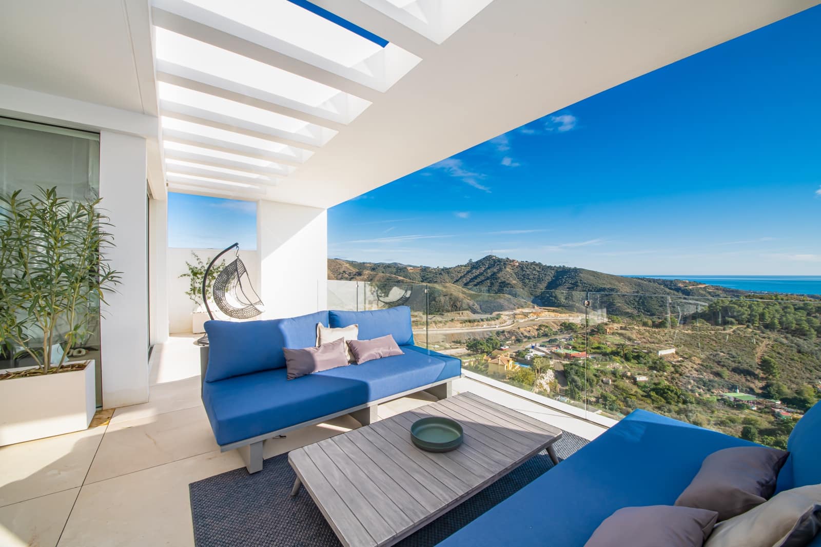 2 bedroom Apartment for rent in Ojen with pool garage - € 3,800 (Ref: 8807355)