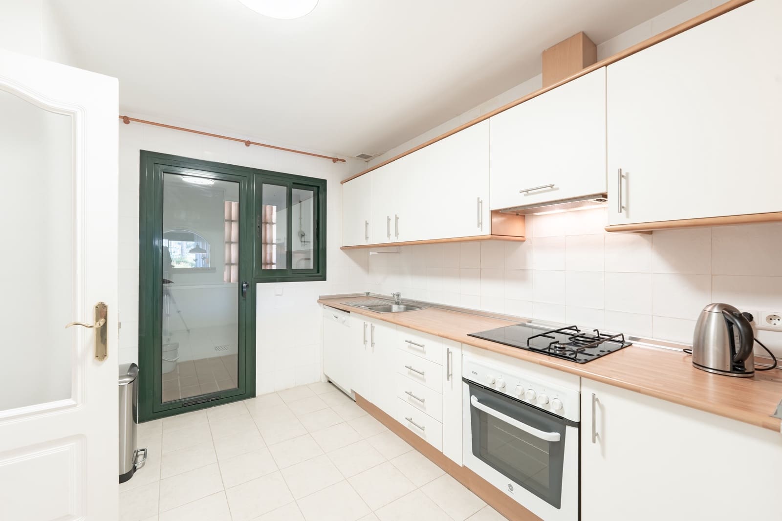 2 sovrum Lägenhet till salu i Guadalmina med pool garage - 385 000 € (Ref: 9941281)