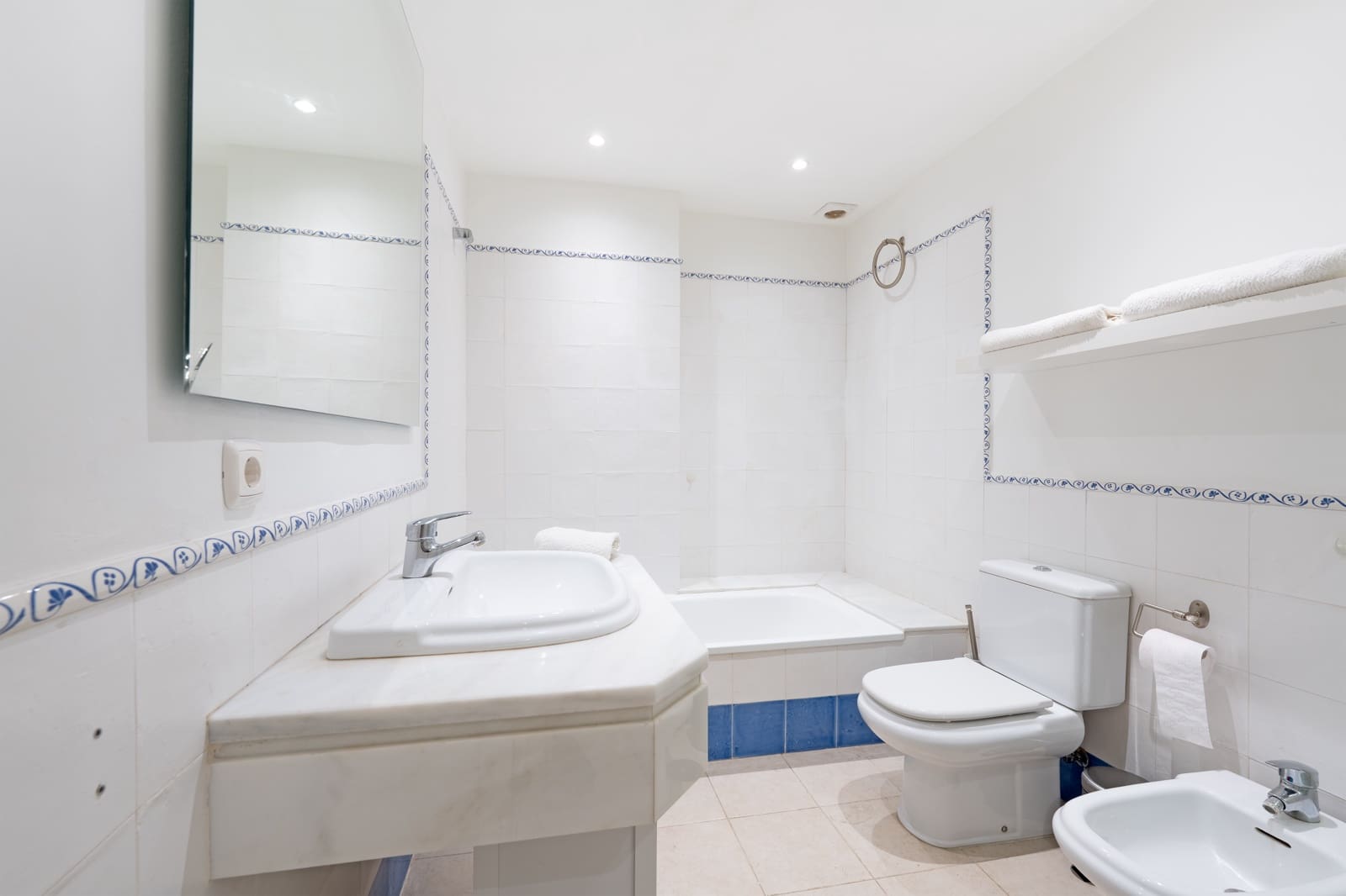 2 sovrum Lägenhet till salu i Guadalmina med pool garage - 385 000 € (Ref: 9941281)